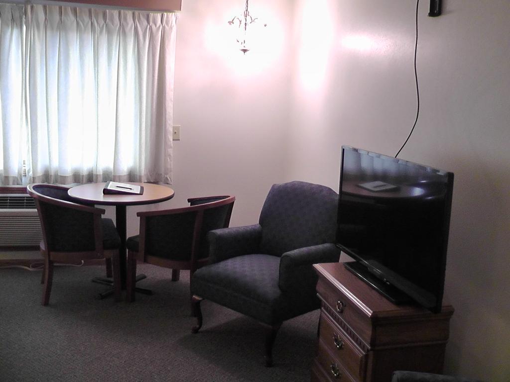 Motel 95 & Campground Hixton Bagian luar foto