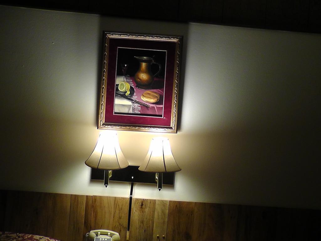 Motel 95 & Campground Hixton Bagian luar foto