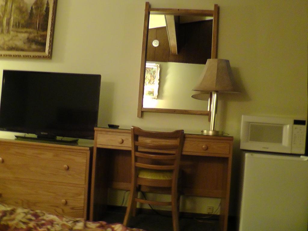 Motel 95 & Campground Hixton Bagian luar foto